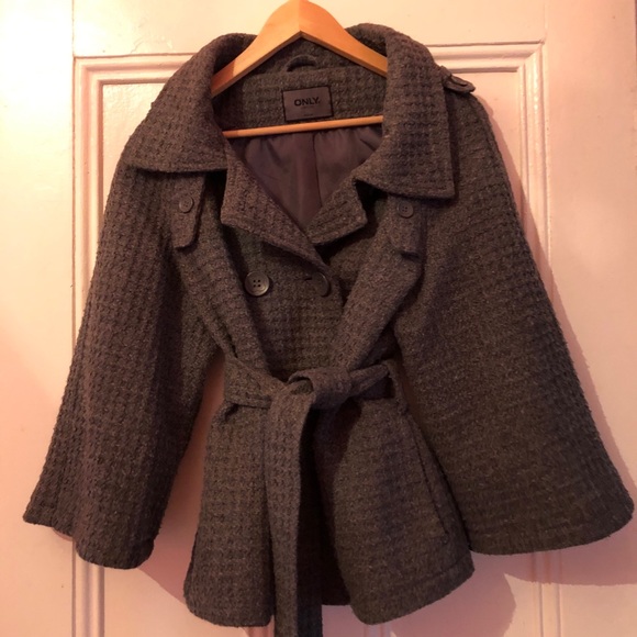 Only heather gray pea coat with 3/4 length wide sleeves. Great condition! - Picture 1 of 5